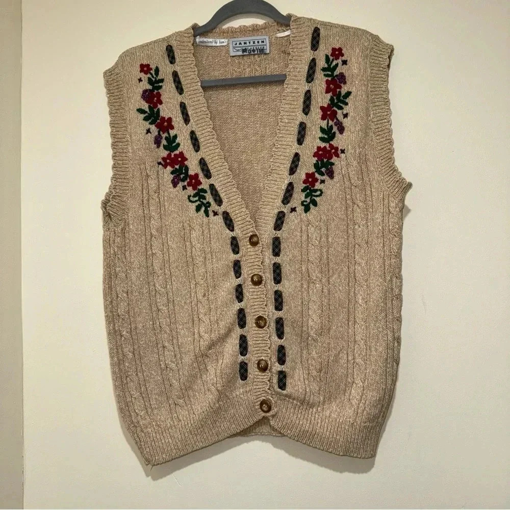 Women’s Vintage Floral Plaid Hand Embroidered Tan  Knitted Buttons Sweater Vest